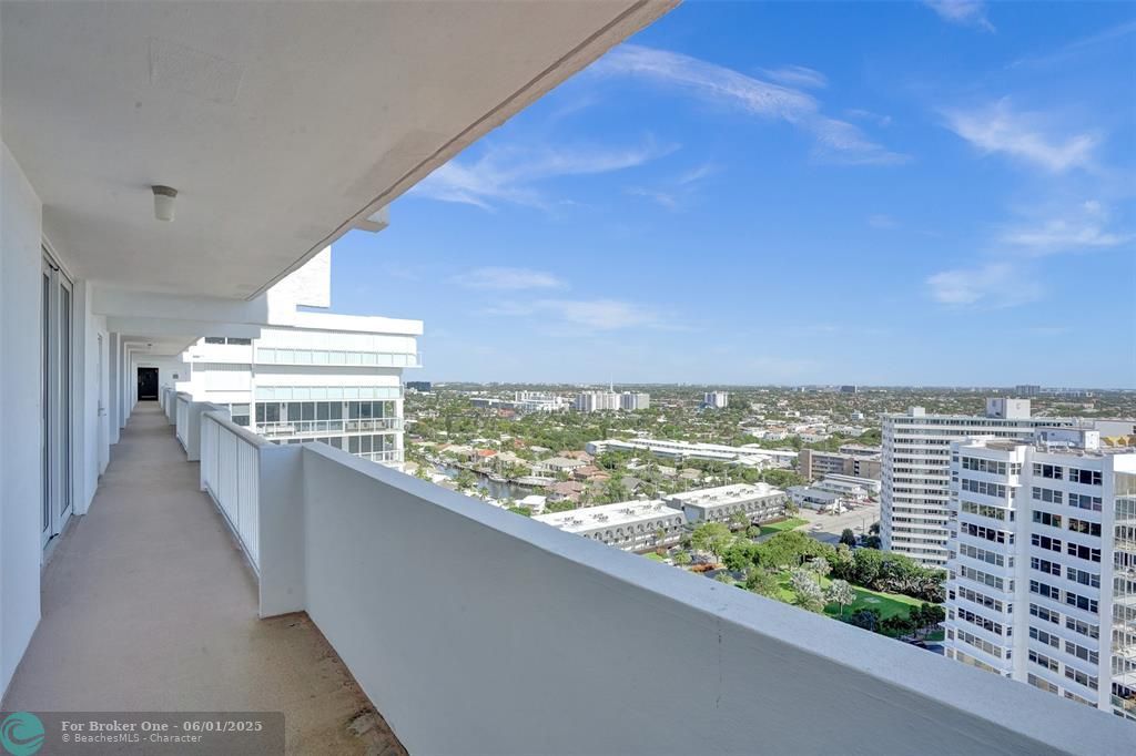For Sale: $768,000 (2 beds, 2 baths, 1450 Square Feet)