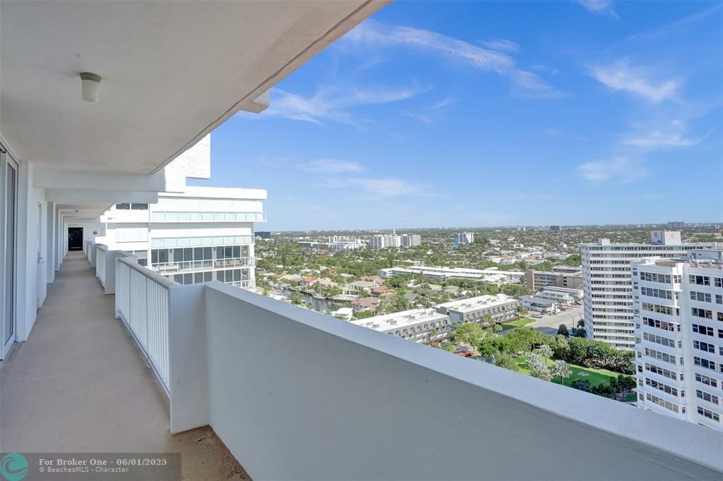For Sale: $768,000 (2 beds, 2 baths, 1450 Square Feet)
