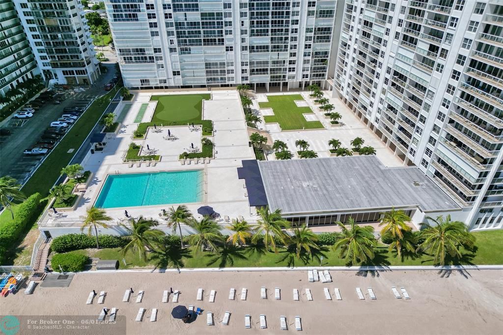 For Sale: $768,000 (2 beds, 2 baths, 1450 Square Feet)
