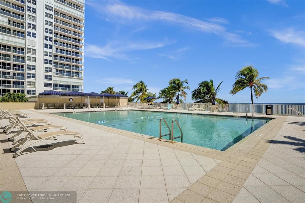 For Sale: $768,000 (2 beds, 2 baths, 1450 Square Feet)