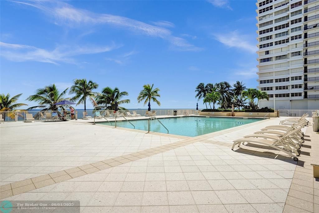 For Sale: $768,000 (2 beds, 2 baths, 1450 Square Feet)