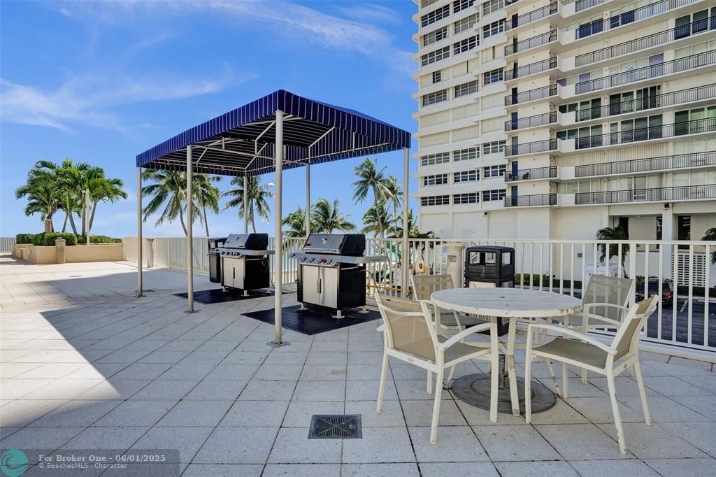 For Sale: $768,000 (2 beds, 2 baths, 1450 Square Feet)