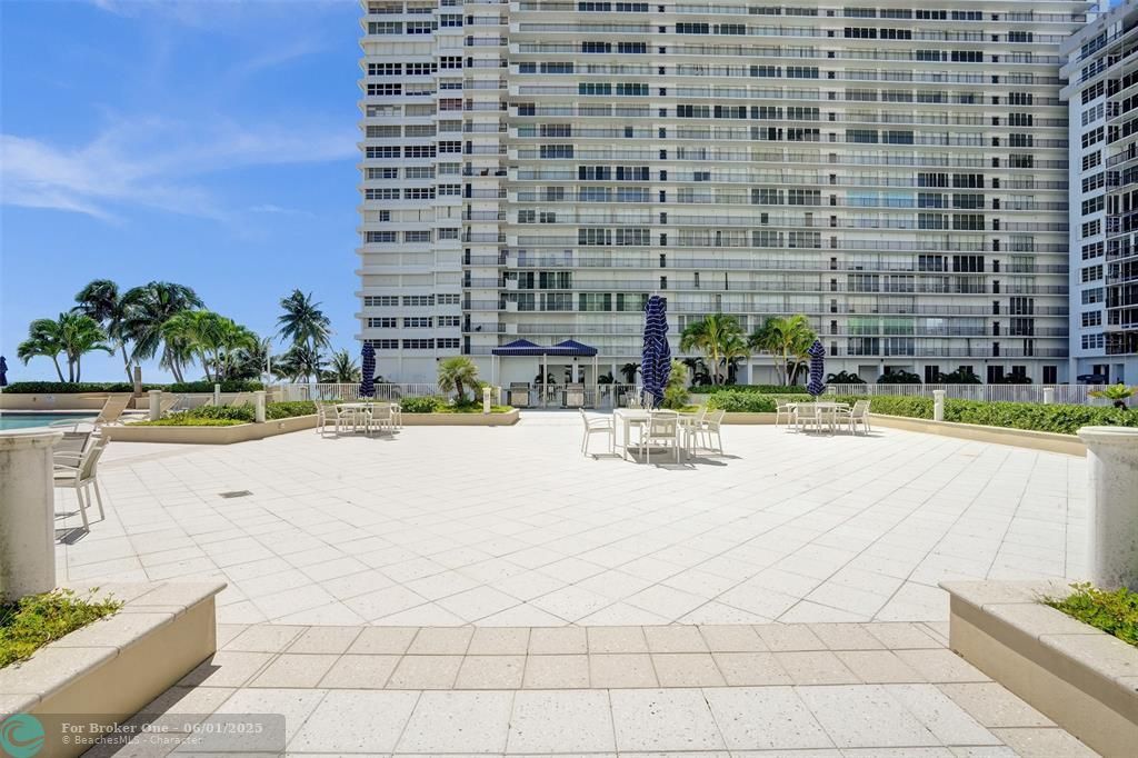 For Sale: $768,000 (2 beds, 2 baths, 1450 Square Feet)