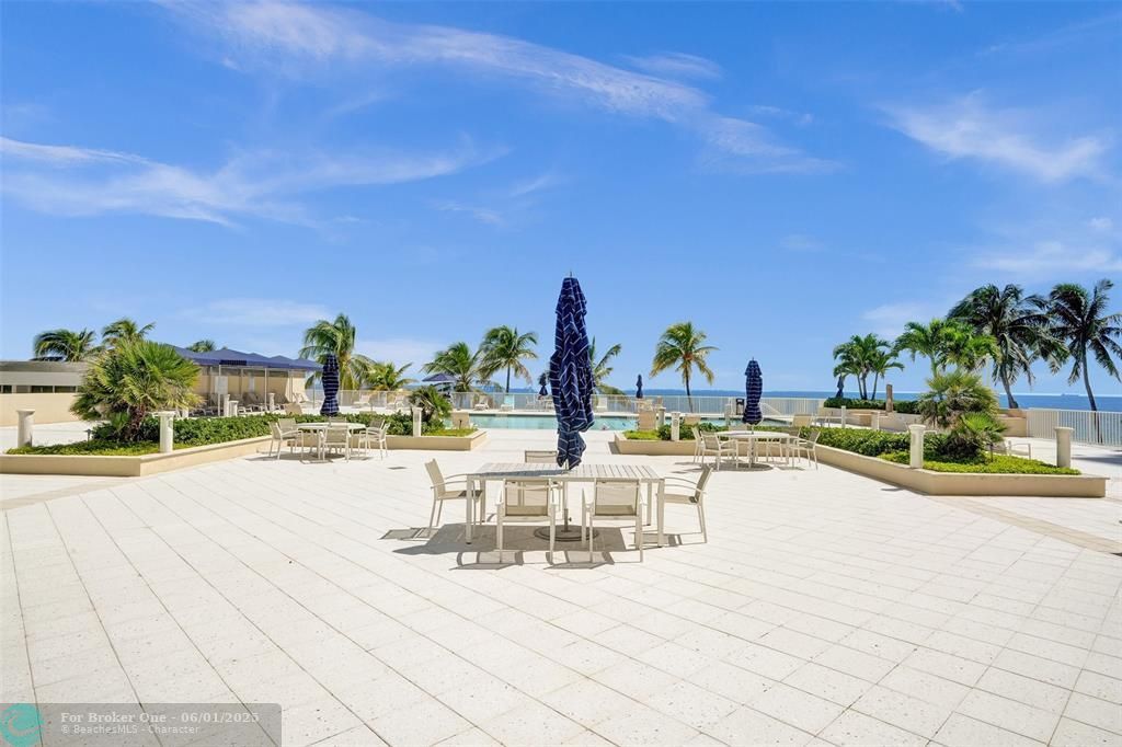 For Sale: $768,000 (2 beds, 2 baths, 1450 Square Feet)