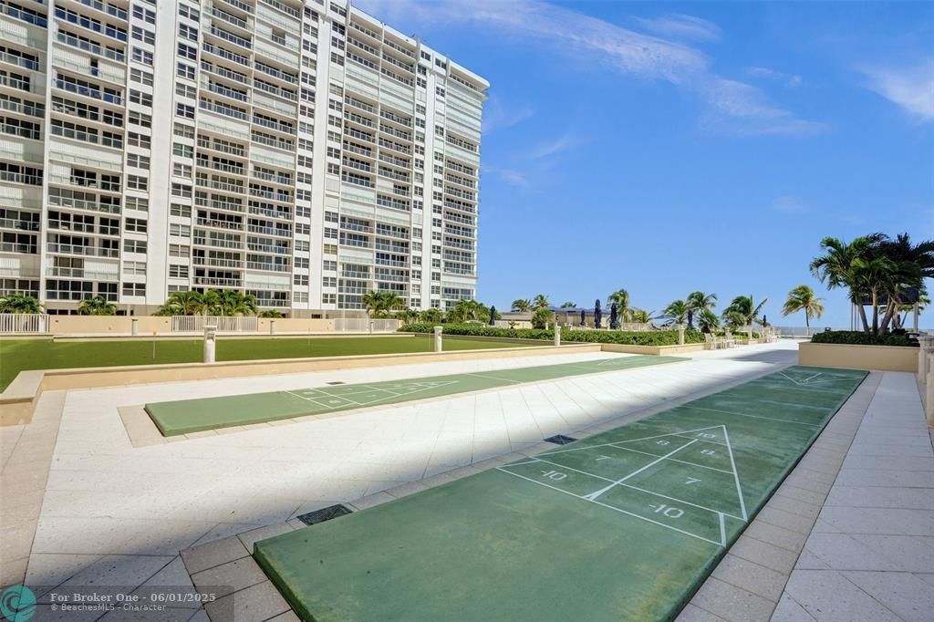 For Sale: $768,000 (2 beds, 2 baths, 1450 Square Feet)