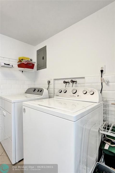 For Sale: $768,000 (2 beds, 2 baths, 1450 Square Feet)
