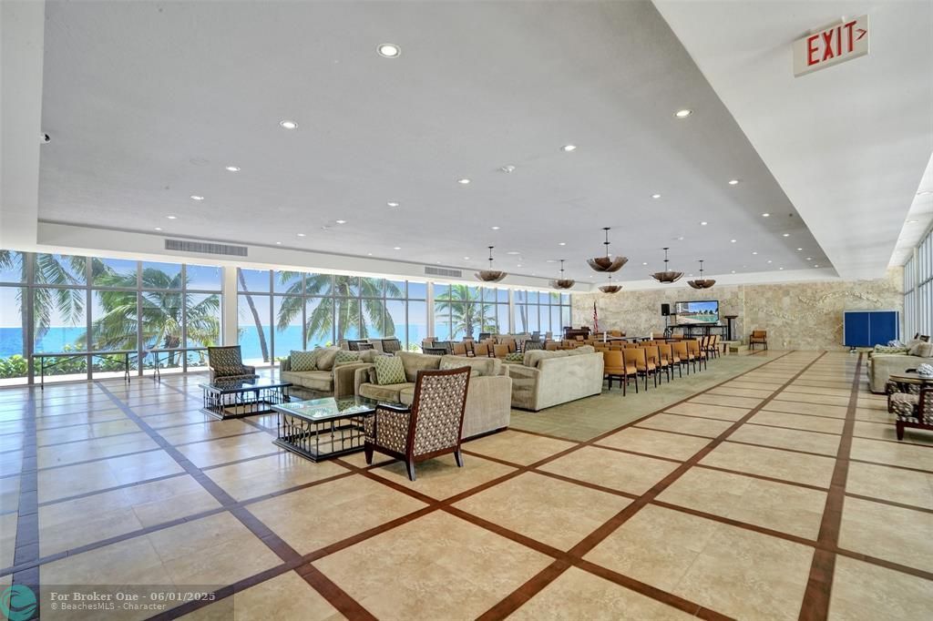 For Sale: $768,000 (2 beds, 2 baths, 1450 Square Feet)