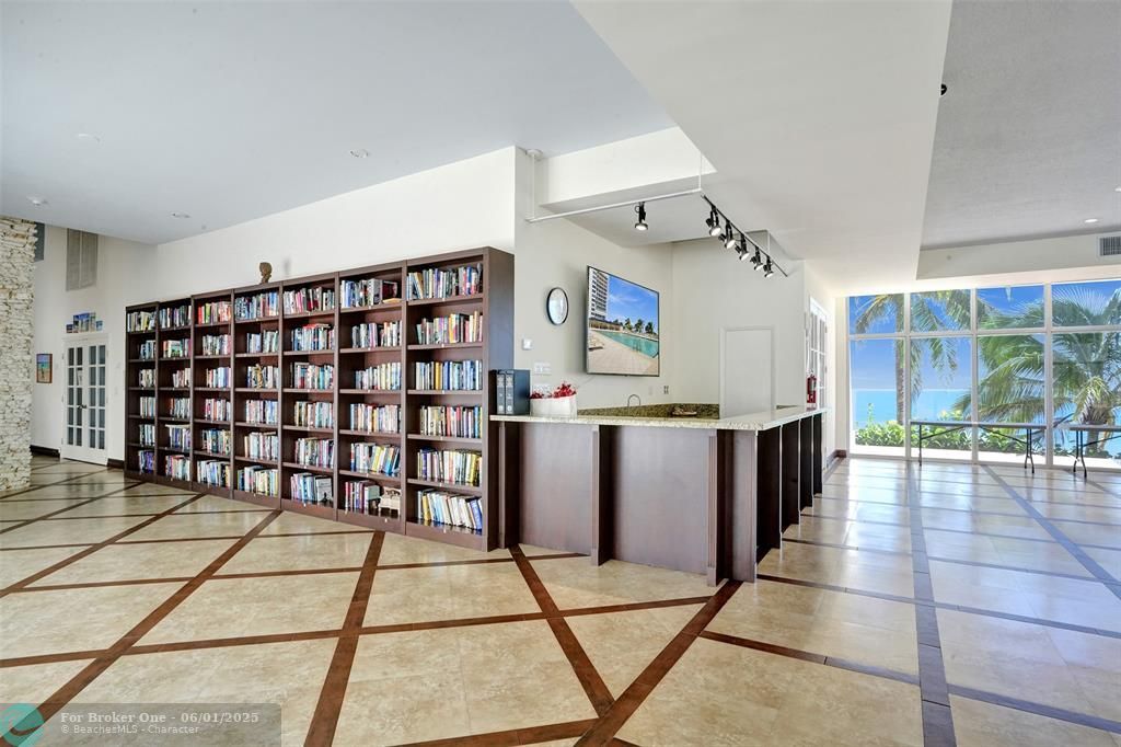 For Sale: $768,000 (2 beds, 2 baths, 1450 Square Feet)