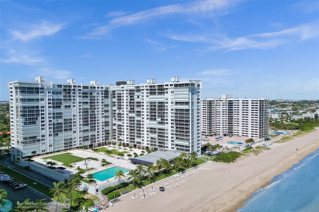 For Sale: $768,000 (2 beds, 2 baths, 1450 Square Feet)