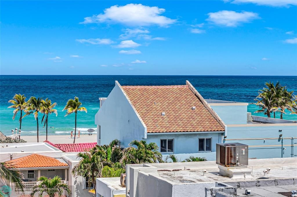 Active With Contract: $1,849,999 (2 beds, 2 baths, 2454 Square Feet)