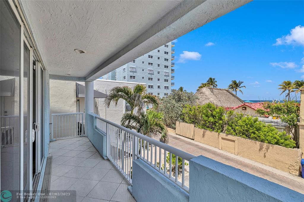 Active With Contract: $1,849,999 (2 beds, 2 baths, 2454 Square Feet)