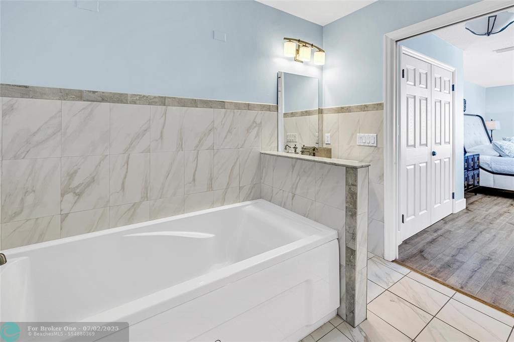 Active With Contract: $1,849,999 (2 beds, 2 baths, 2454 Square Feet)
