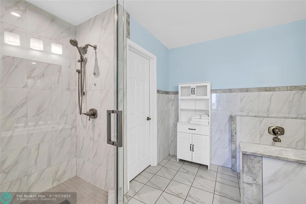 Active With Contract: $1,849,999 (2 beds, 2 baths, 2454 Square Feet)