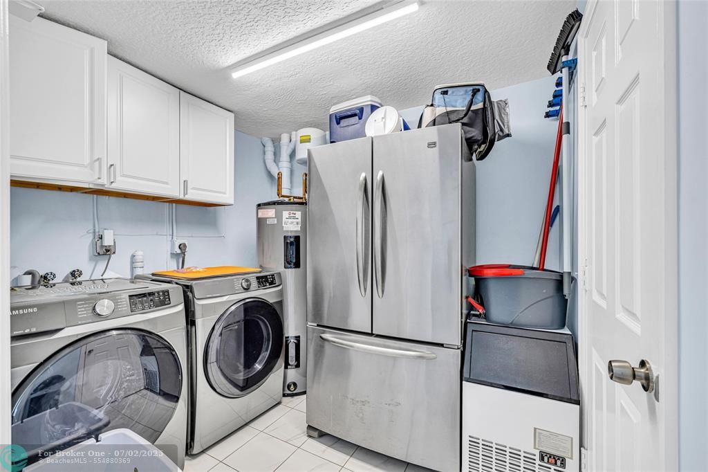 Active With Contract: $1,849,999 (2 beds, 2 baths, 2454 Square Feet)
