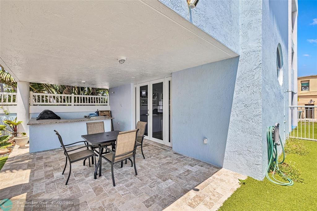 Active With Contract: $1,849,999 (2 beds, 2 baths, 2454 Square Feet)