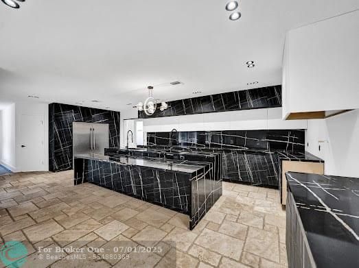 For Sale: $2,399,000 (6 beds, 4 baths, 5499 Square Feet)