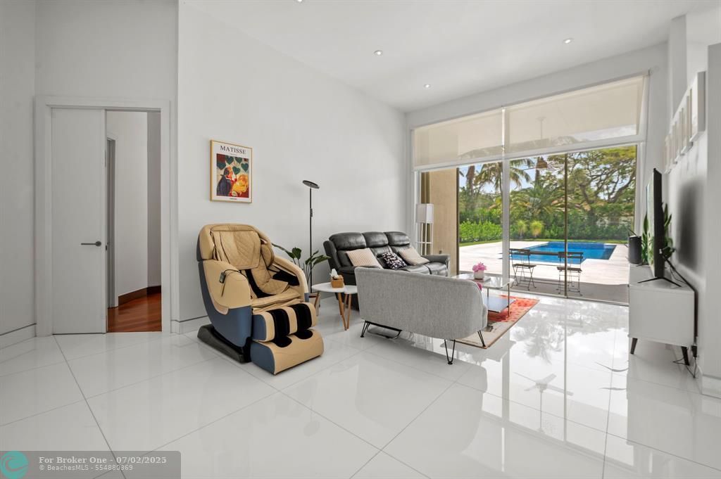 For Sale: $1,399,399 (5 beds, 4 baths, 2657 Square Feet)