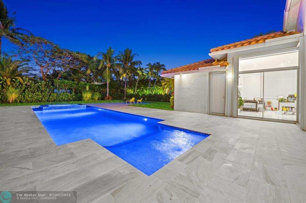 For Sale: $1,399,399 (5 beds, 4 baths, 2657 Square Feet)
