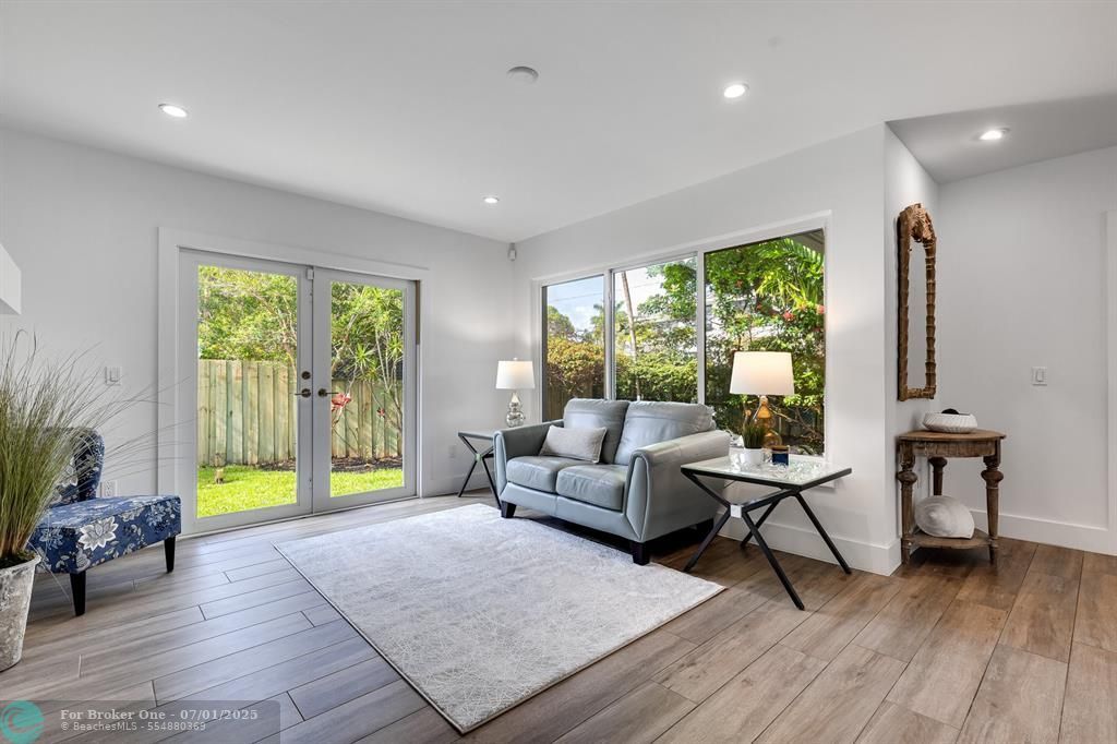 For Sale: $1,485,000 (3 beds, 2 baths, 1958 Square Feet)