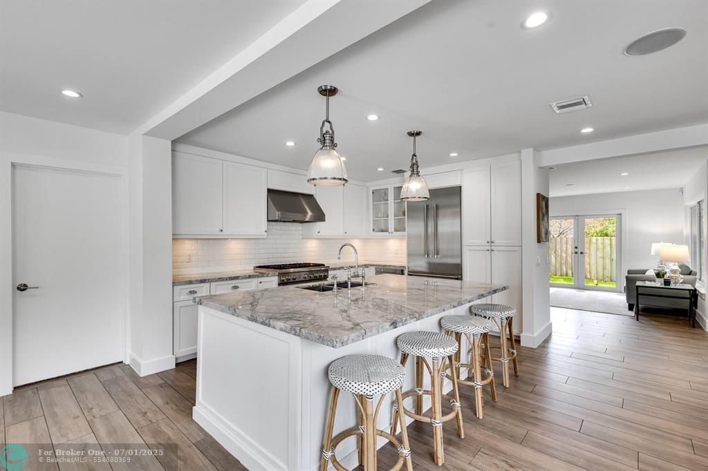 For Sale: $1,485,000 (3 beds, 2 baths, 1958 Square Feet)