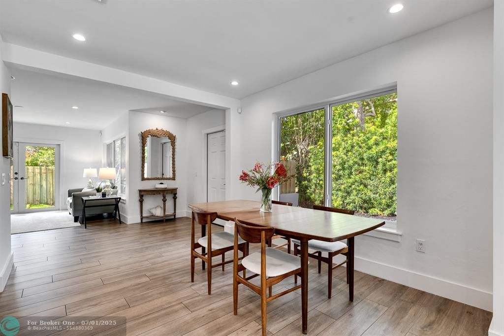 For Sale: $1,485,000 (3 beds, 2 baths, 1958 Square Feet)