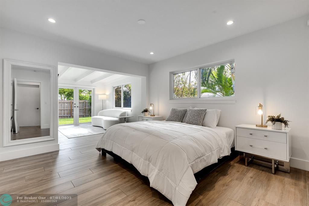 For Sale: $1,485,000 (3 beds, 2 baths, 1958 Square Feet)