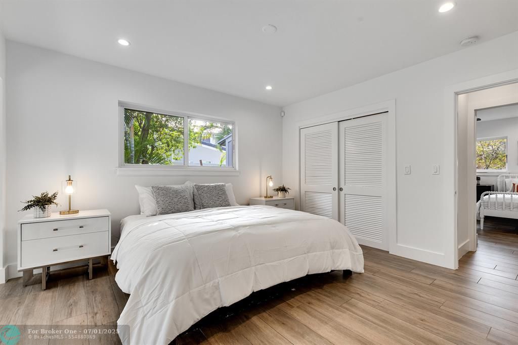 For Sale: $1,485,000 (3 beds, 2 baths, 1958 Square Feet)