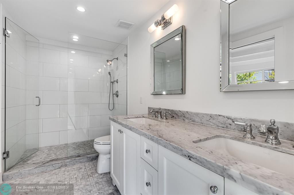 For Sale: $1,485,000 (3 beds, 2 baths, 1958 Square Feet)