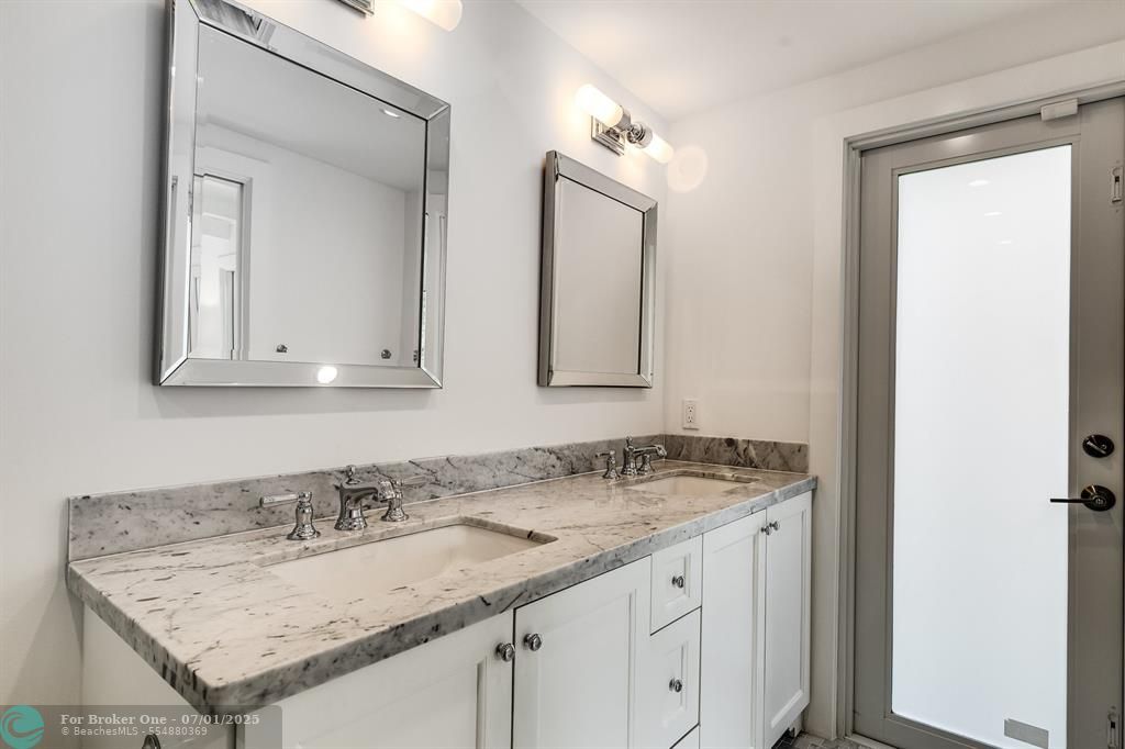 For Sale: $1,485,000 (3 beds, 2 baths, 1958 Square Feet)