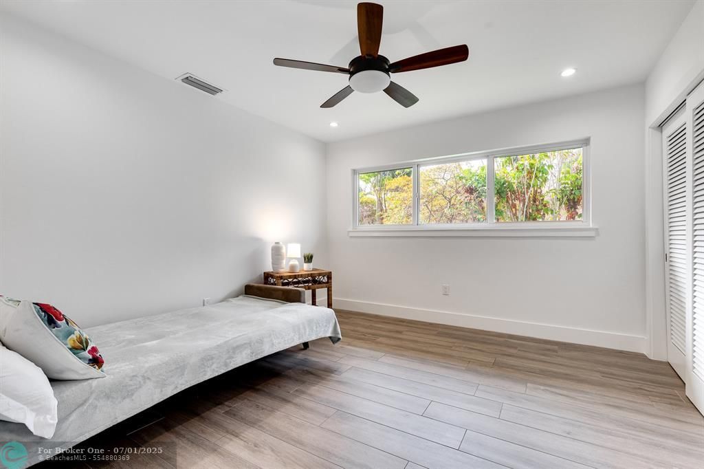 For Sale: $1,485,000 (3 beds, 2 baths, 1958 Square Feet)