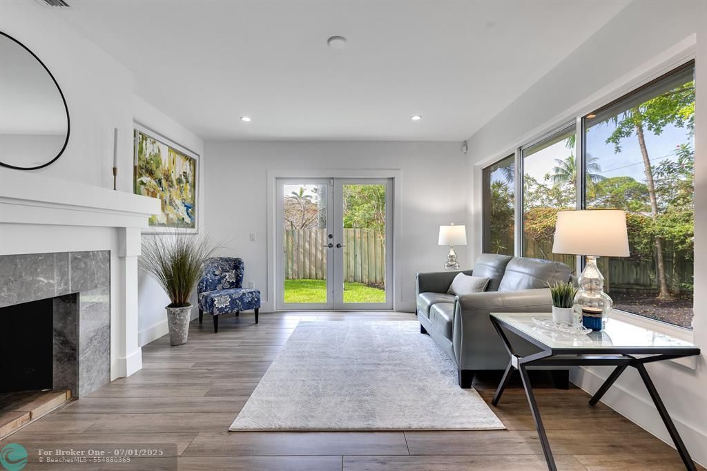 For Sale: $1,485,000 (3 beds, 2 baths, 1958 Square Feet)