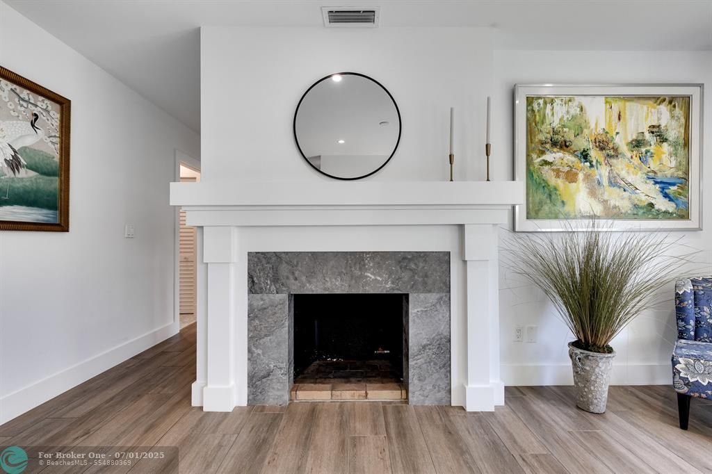 For Sale: $1,485,000 (3 beds, 2 baths, 1958 Square Feet)