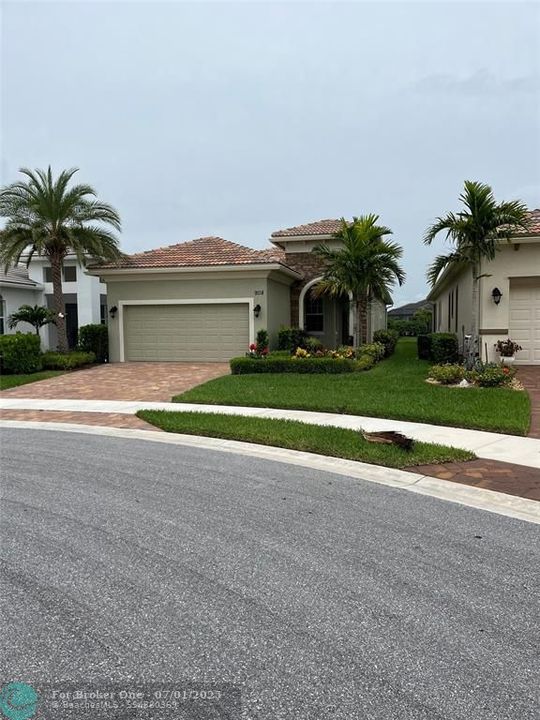 For Sale: $490,900 (2 beds, 2 baths, 1834 Square Feet)