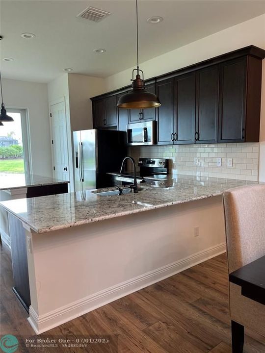 For Sale: $490,900 (2 beds, 2 baths, 1834 Square Feet)