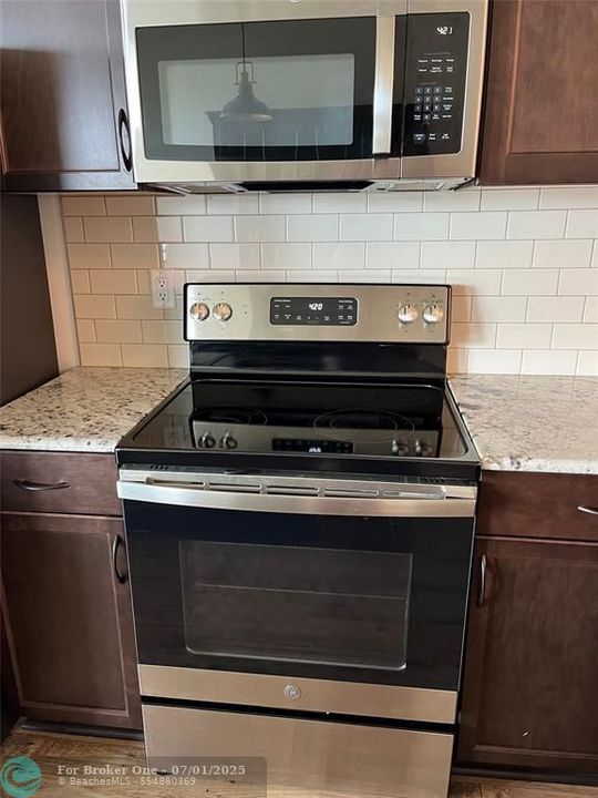 For Sale: $490,900 (2 beds, 2 baths, 1834 Square Feet)