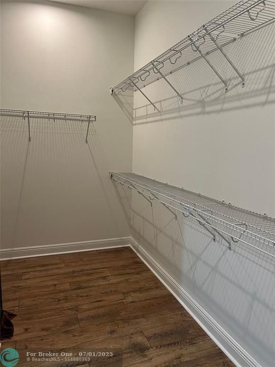 For Sale: $490,900 (2 beds, 2 baths, 1834 Square Feet)