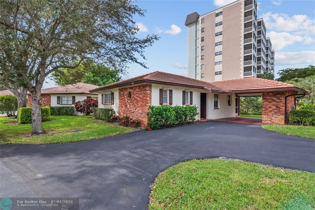 For Sale: $325,000 (2 beds, 2 baths, 1048 Square Feet)