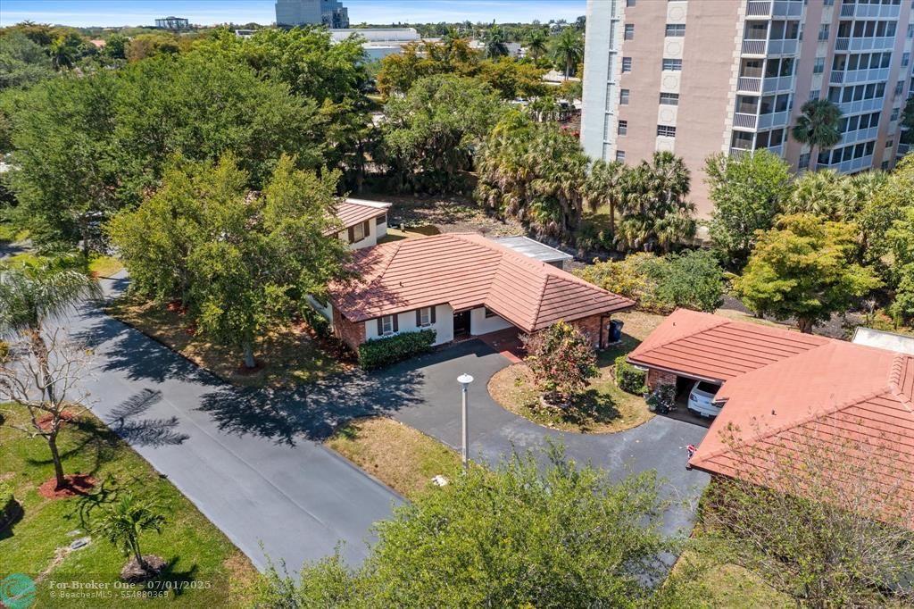For Sale: $325,000 (2 beds, 2 baths, 1048 Square Feet)