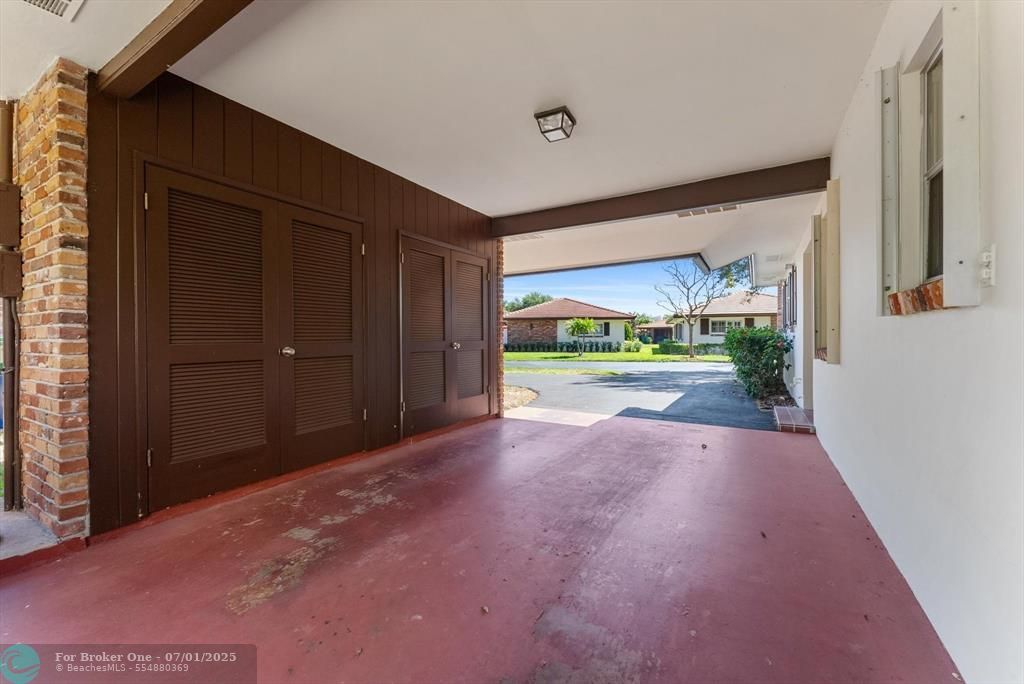 For Sale: $325,000 (2 beds, 2 baths, 1048 Square Feet)