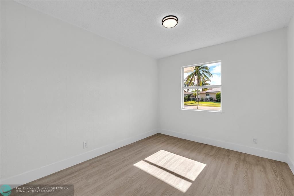 For Sale: $419,000 (3 beds, 2 baths, 1247 Square Feet)
