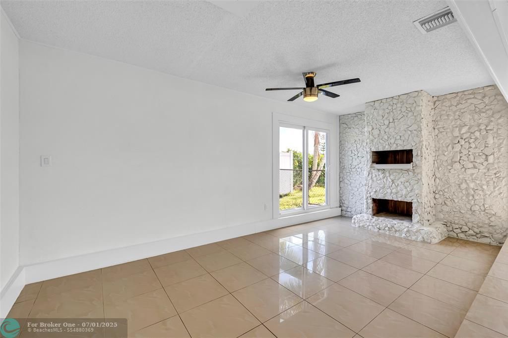 For Sale: $419,000 (3 beds, 2 baths, 1247 Square Feet)