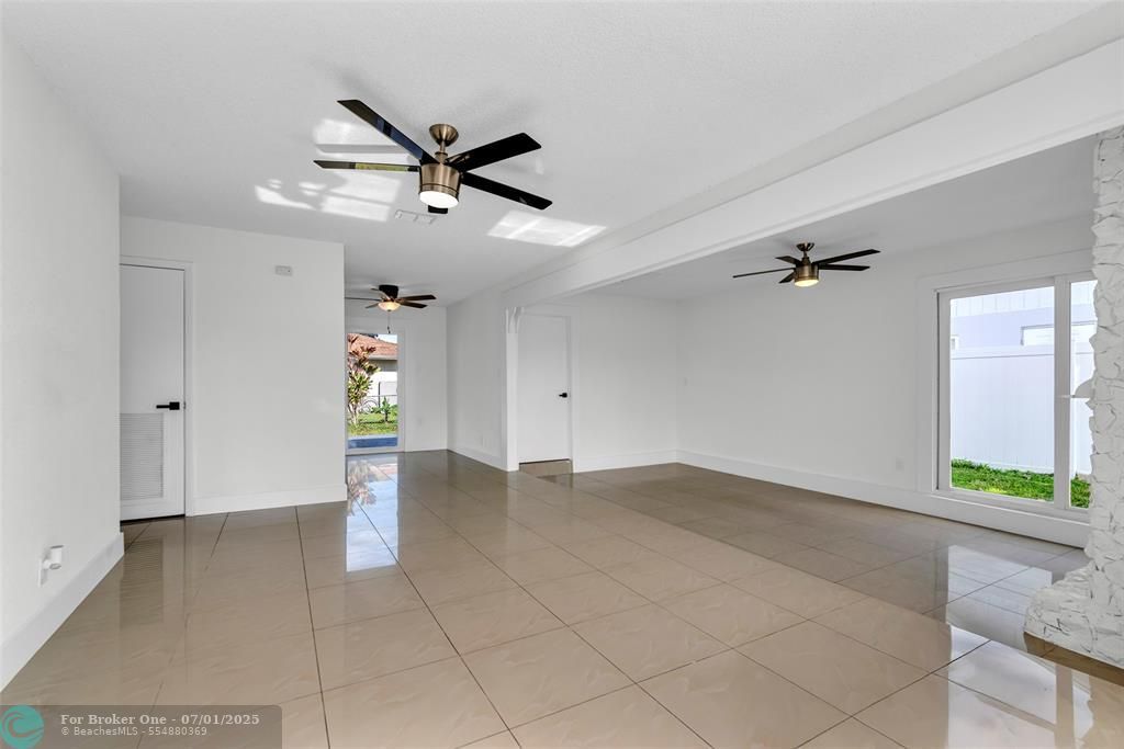 For Sale: $419,000 (3 beds, 2 baths, 1247 Square Feet)
