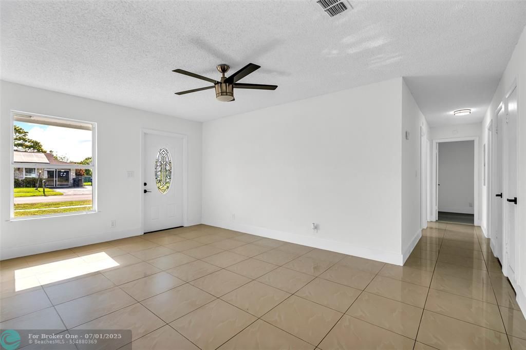 For Sale: $419,000 (3 beds, 2 baths, 1247 Square Feet)