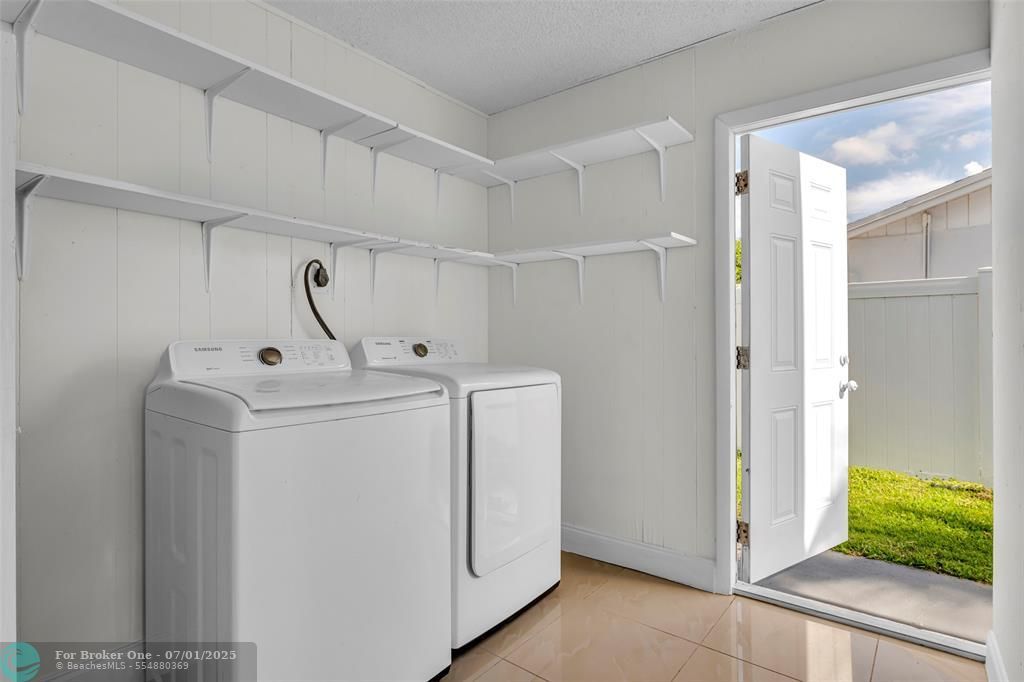 For Sale: $419,000 (3 beds, 2 baths, 1247 Square Feet)