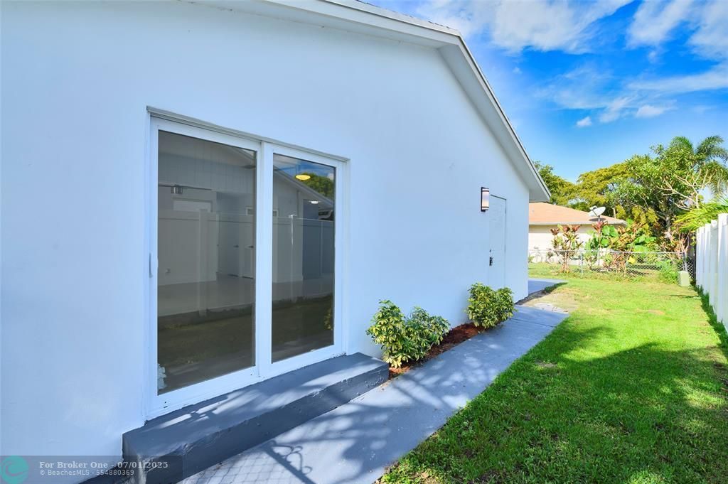 For Sale: $419,000 (3 beds, 2 baths, 1247 Square Feet)