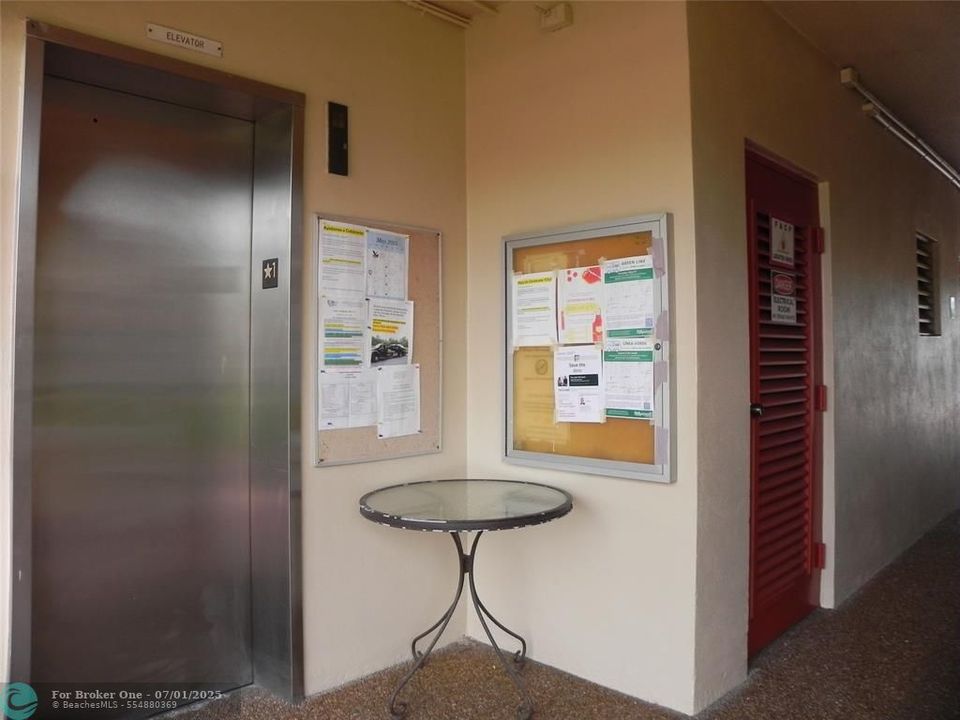 For Sale: $154,000 (2 beds, 2 baths, 968 Square Feet)