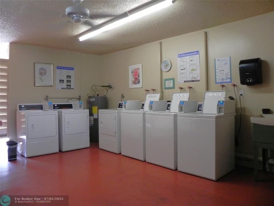 For Sale: $154,000 (2 beds, 2 baths, 968 Square Feet)