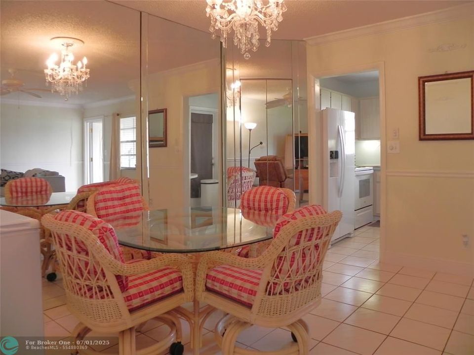 For Sale: $154,000 (2 beds, 2 baths, 968 Square Feet)