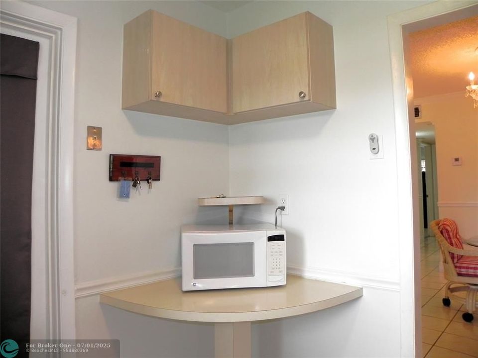 For Sale: $154,000 (2 beds, 2 baths, 968 Square Feet)