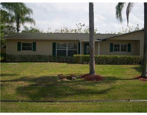 570 Violet Ave, Port Saint Lucie, FL 34983